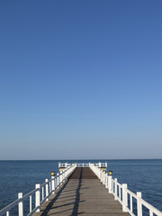 Obraz premium tropical summer island dock port on sunny day