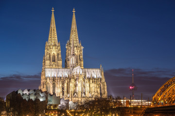 Fototapeta na wymiar Bridge and the Dom of Cologne