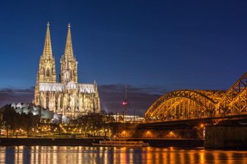 Naklejka premium Bridge and the Dom of Cologne