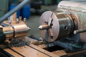 Metalworking - lathe machine