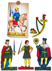 Vecchie carte da gioco con figure di spade e denari
