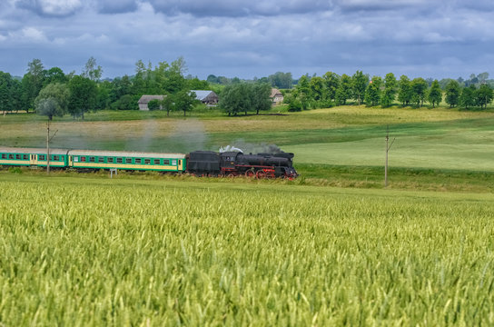 LOKOMOTYWA  PAROWA NA SZLAKU