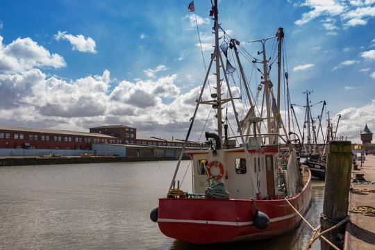 Fischkutter im Hafen von Cuxhaven