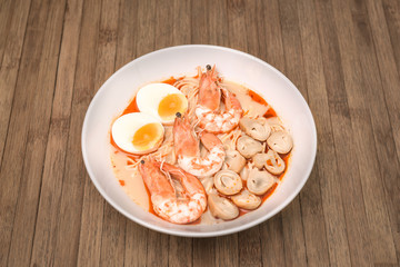 Spicy Tom Yum Goong, Creamy Shrimp Ramen with egg and mushroom o