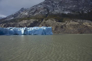 Abwaschbare Fototapete Gletscher Glacier Grey flowing into Lago Grey in Torres del Paine National Park, Magallanes, Chile
