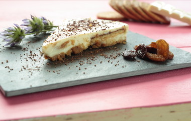 White chocolate cake