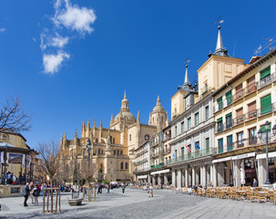 Fototapeta na wymiar SEGOVIA, SPAIN, APRIL - 15, 2016: The Plaza Mayor square and the Cathedral.