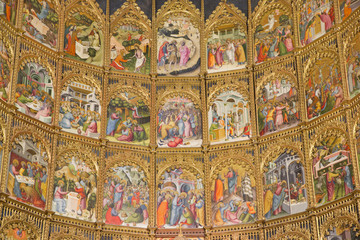 Fototapeta na wymiar SALAMANCA, SPAIN, APRIL - 16, 2016: The detail of gothic main altar of Old Cathedral (Catedral Vieja) by Dello and Nicolas Delli (1430-1450).