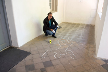 Toter am Hauseingang