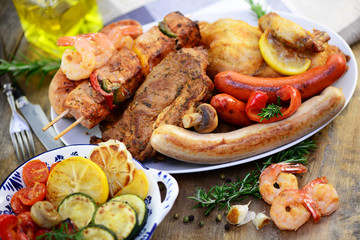 Fleisch Wurst Steak Gemüse Grill