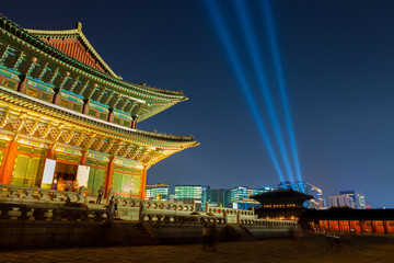 Fototapeta na wymiar Seoul, South Korea - August 14, 2015: Gyeongbokgung main palace