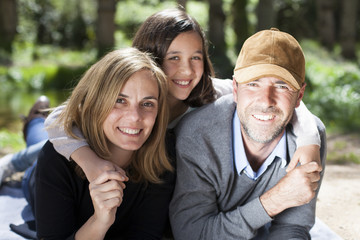 Fototapeta premium Familia feliz abrazada