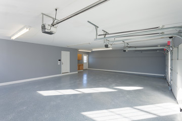 Home Garage Interior - 109558584
