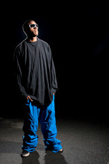 Guy Wearing Baggy Clothes - 109558770