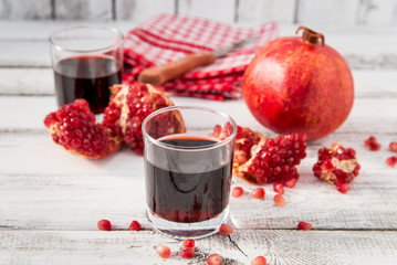 pomegranate juice with fresh fruits