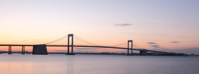 Fototapeta na wymiar Throgs Neck Bridge - NYC