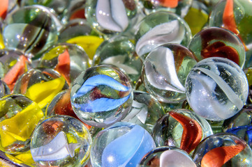 Naklejka premium Colorful glass marbles