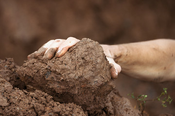 Mud race runners,muddy hand