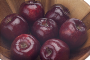 red apples