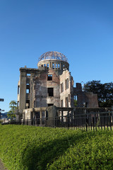 晴れの原爆ドーム