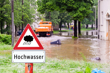 Achtung Hochwasser Schild