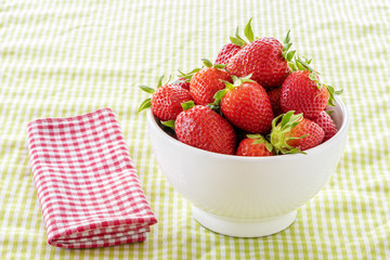 Eine Schüssel Erdbeeren