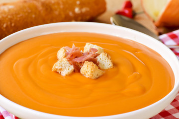 spanish salmorejo with ham and croutons