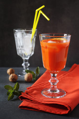 Carrot juice and ice