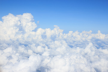 white cumulus clould and cloudscape on blue sky horizon background - 109612788