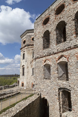 Fototapeta na wymiar The ruins of a 17th century giant castle, Krzyztopor, Poland