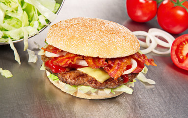 Cheeseburger mit Bacon