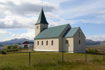 Fototapeta na wymiar Kirche auf Snaefellsness, Island