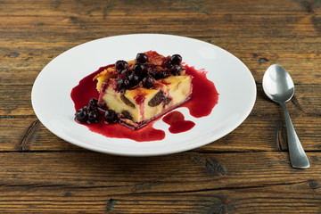 pudding with currants