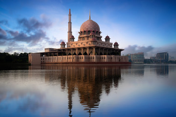 Fototapeta na wymiar Putra mosque