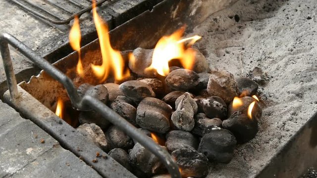 Decaying coals for cooking