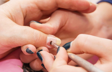 build artificial nails, manicures, artificial nails correction,