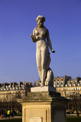 Fototapeta premium Statue in Paris, France