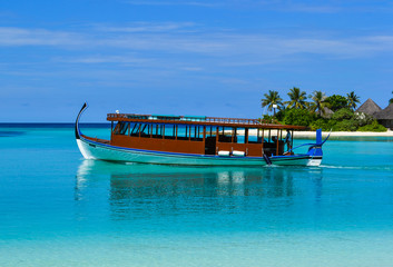 traditional maldivian boat