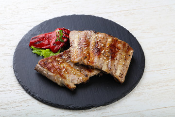 Grilled pork ribs
