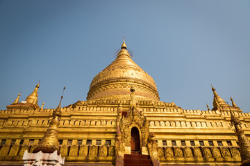 Fototapeta premium The amazing temples of ancient Pagan. Bagan, central Myanmar, Asia