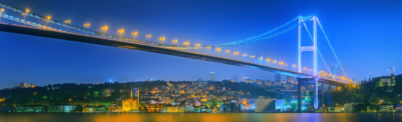 Fototapeta premium View of Bosphorus bridge at night Istanbul