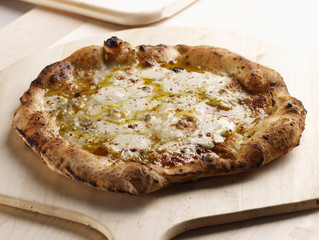 Four cheese pizza Napoletana