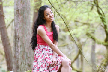 jeune femme aux couleurs du printemps