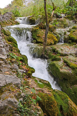 Fototapeta na wymiar Beautiful waterfall on Plitvice Lake