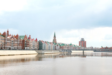 Obraz premium Yoshkar-Ola, Russia - April 30, 2016: Bruges Quay in the city of Yoshkar-Ola in Russian copy of the waterfront in the city of Bruges in Belgium 