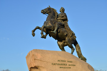 Fototapeta na wymiar The monument to Peter the great the bronze horseman in the sprin