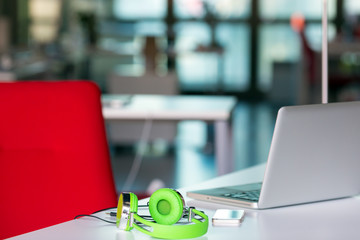 Contemporary working Place in modern digital Office