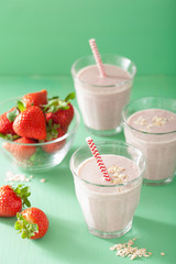 healthy strawberry oat smoothie
