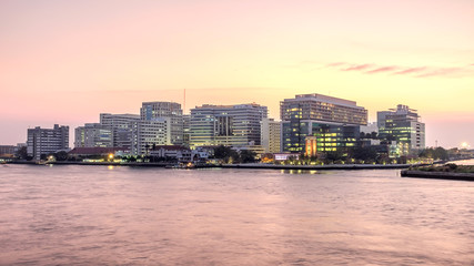 Obraz premium Siriraj Hospital on the Chao Phraya River