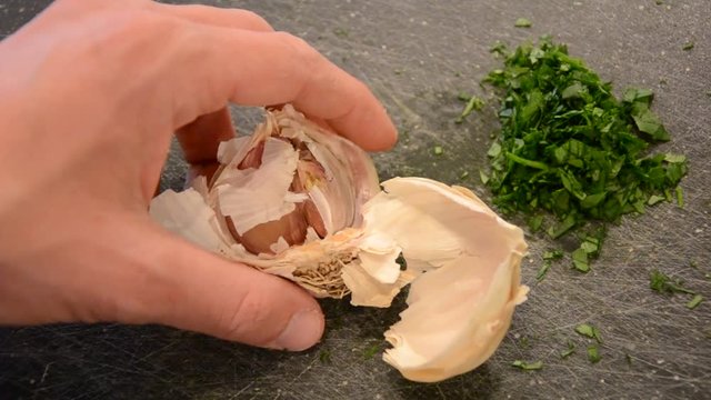 295 - garlic and parsley
